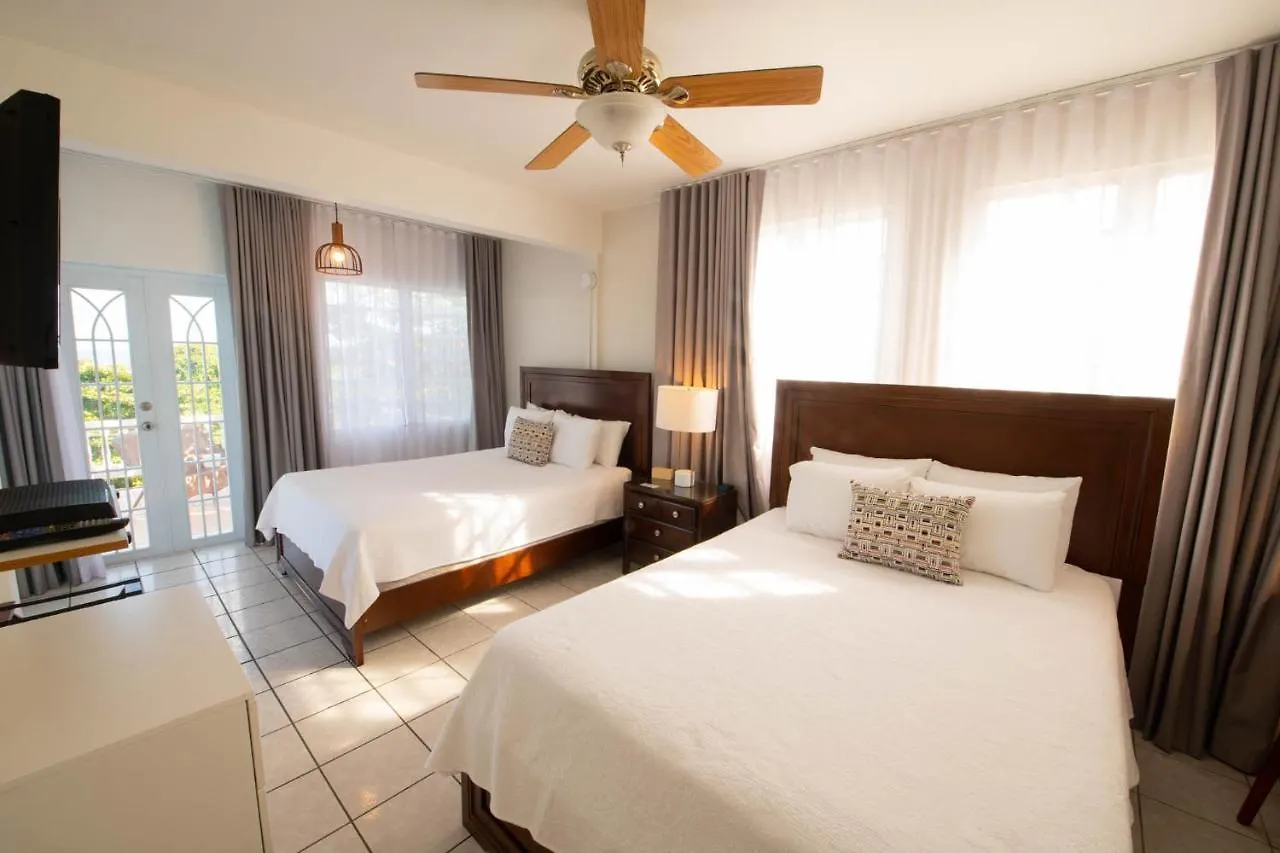 Lazy Parrot Inn Rincon