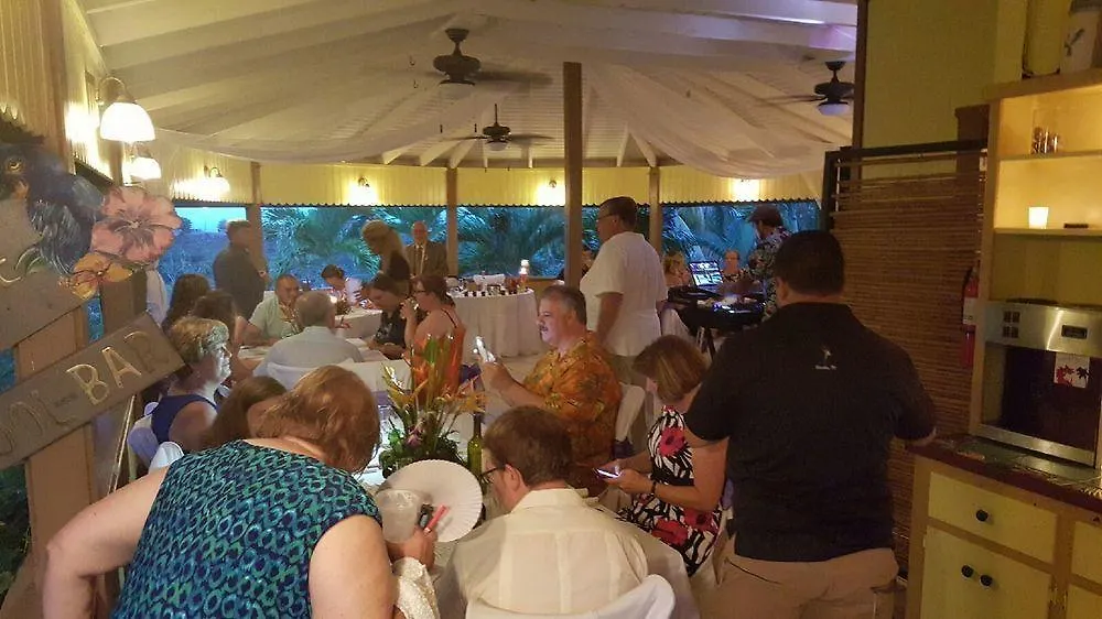 Lazy Parrot Inn Rincon