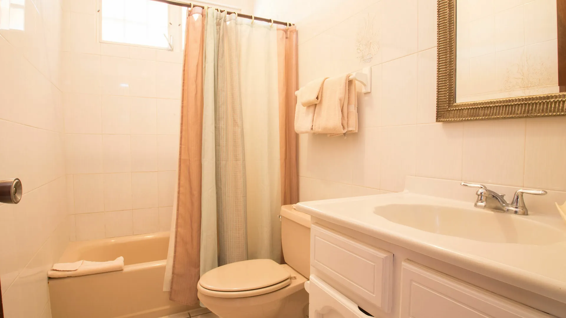 *** Hotel Lazy Parrot Inn Rincon Puerto Rico